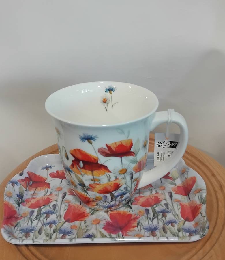 plateau et mug coquelicots
